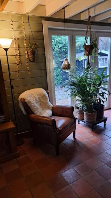 Comfortable Chalet In A Unique Location In Forest Essen Kültér fotó